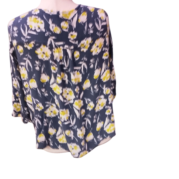 Angels V-Neck Blouse with Yellow Floral Pattern - Picture 9 of 9
